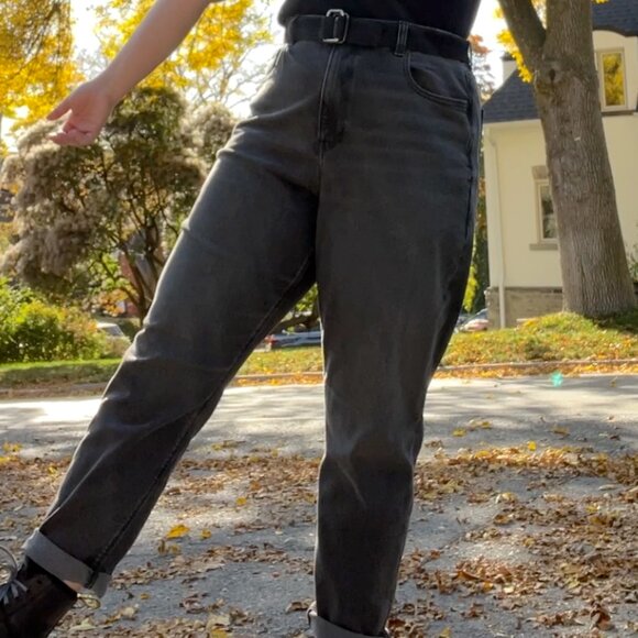 American Eagle stretch high rise mom jean- size 18 - Picture 3 of 3